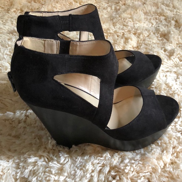 Nine West Shoes - Women’s Nine West Wedge Shoe size 6